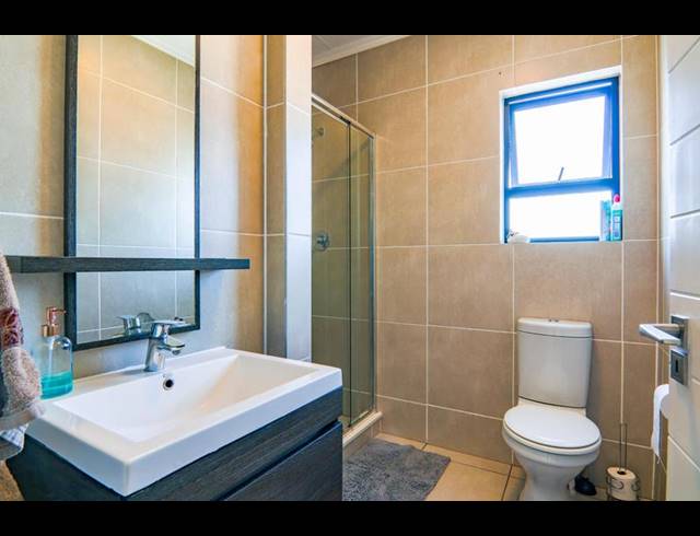 1 BEDROOM APARTMENT FOR SALE IN OLIVEDALE
